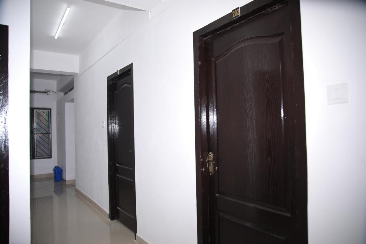 Meghna Residency Hotel Thiruvananthapuram Kültér fotó
