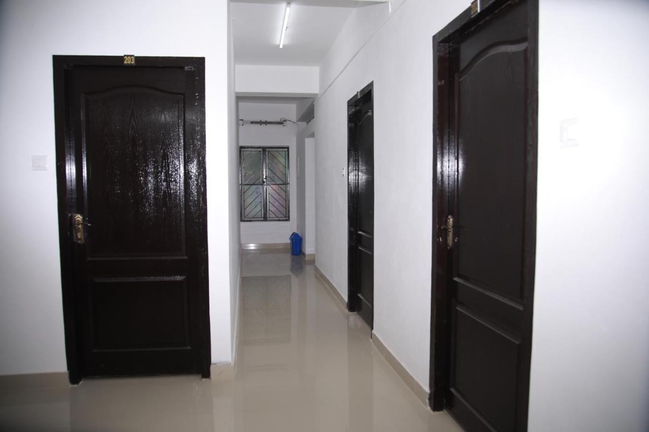 Meghna Residency Hotel Thiruvananthapuram Kültér fotó