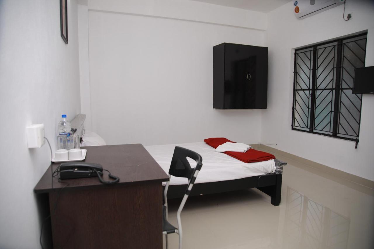 Meghna Residency Hotel Thiruvananthapuram Kültér fotó