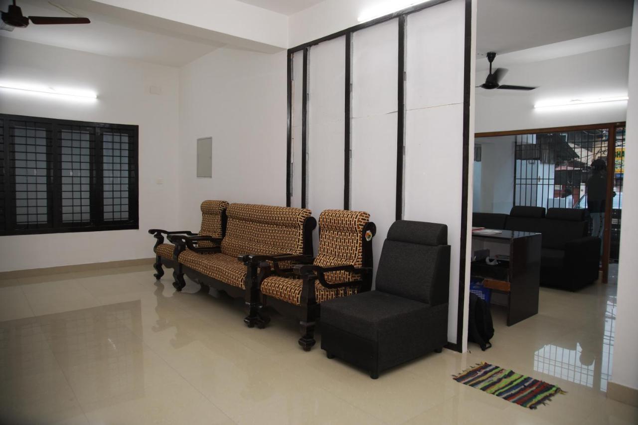 Meghna Residency Hotel Thiruvananthapuram Kültér fotó