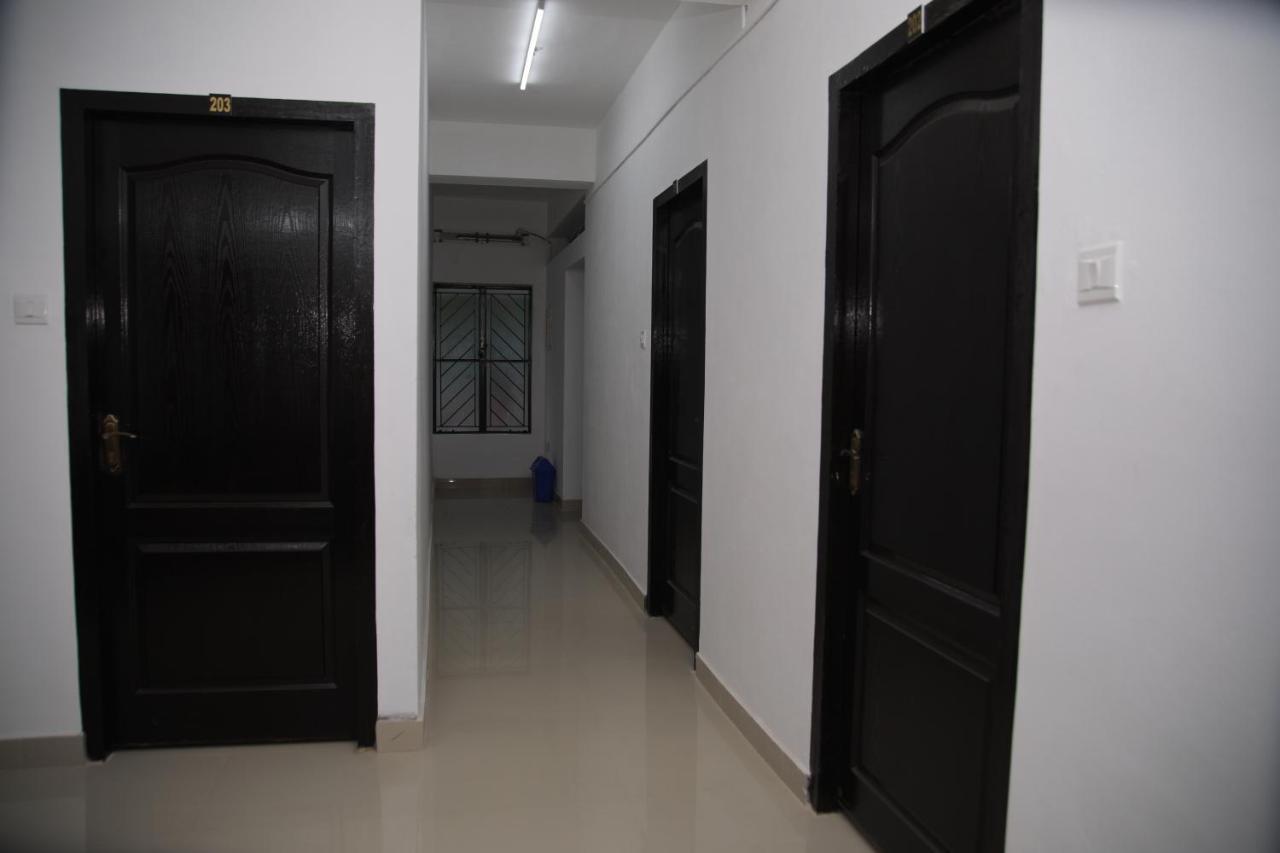 Meghna Residency Hotel Thiruvananthapuram Kültér fotó