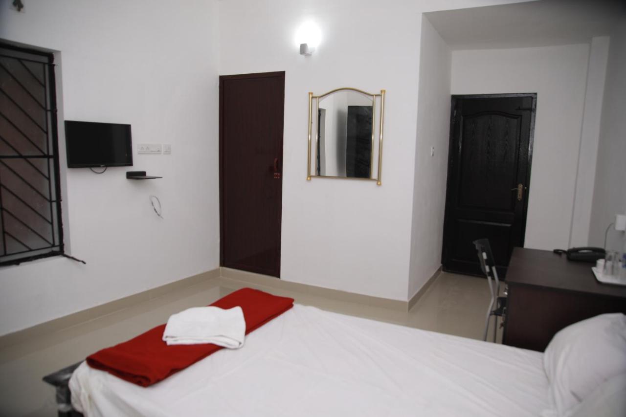 Meghna Residency Hotel Thiruvananthapuram Kültér fotó