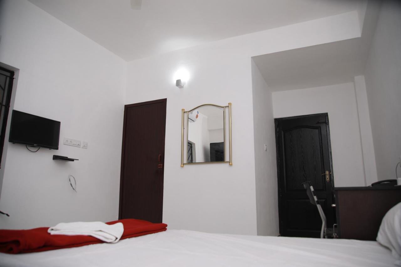 Meghna Residency Hotel Thiruvananthapuram Kültér fotó
