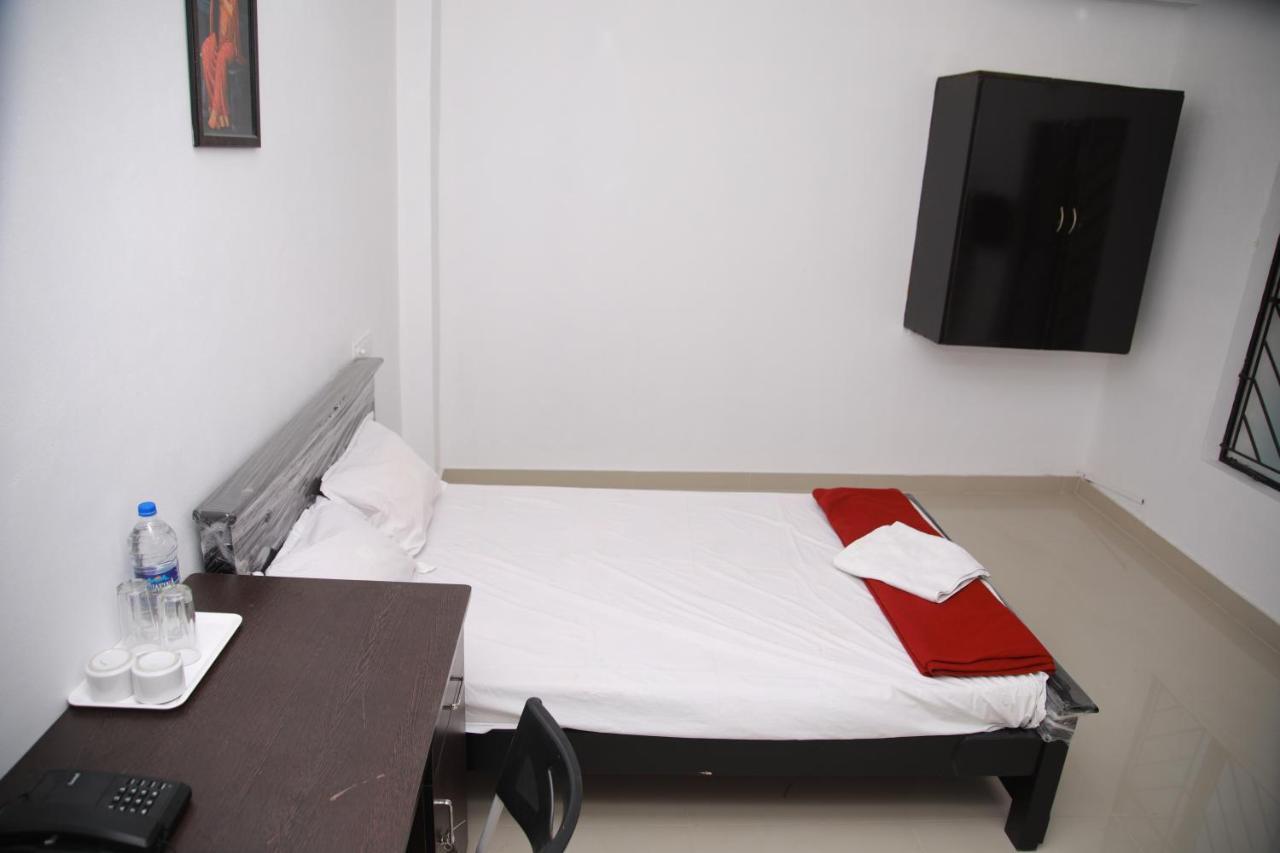 Meghna Residency Hotel Thiruvananthapuram Kültér fotó