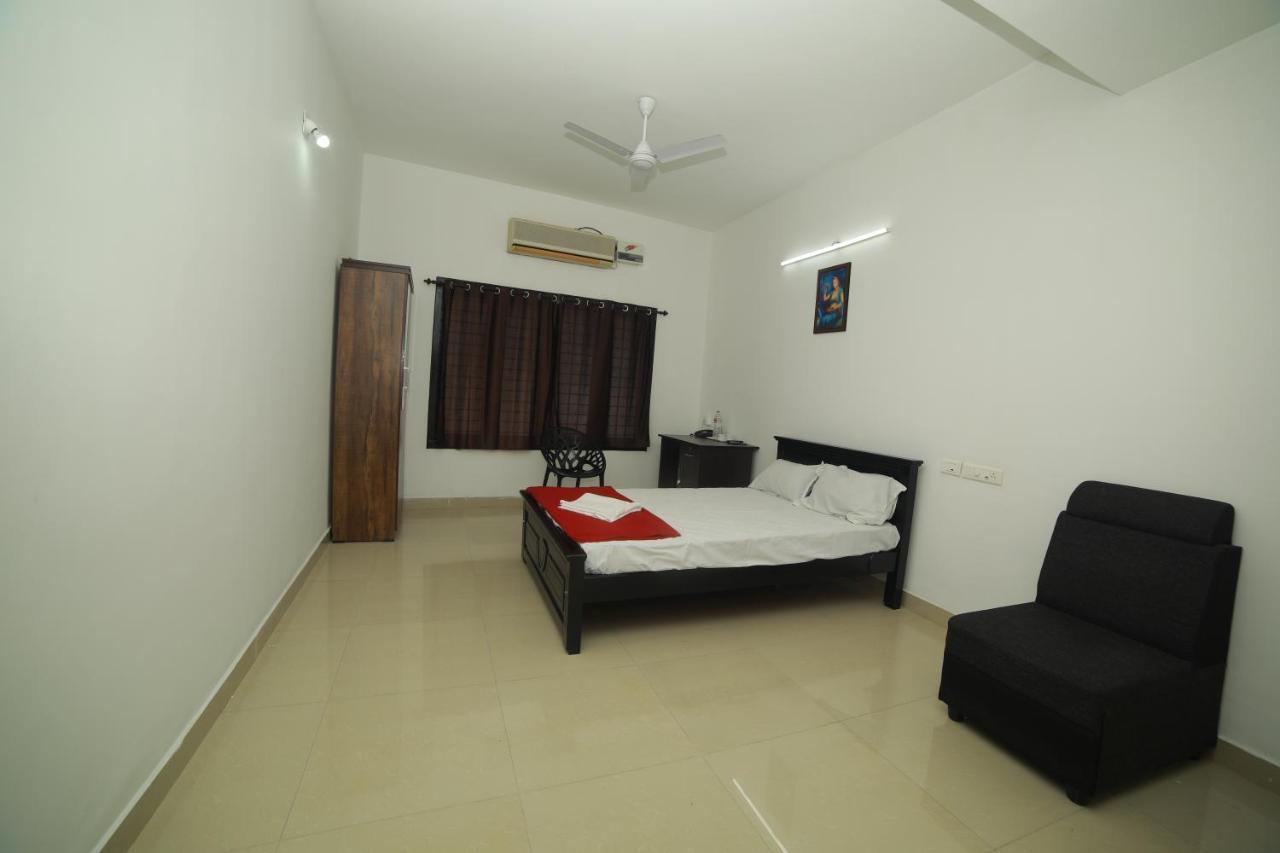 Meghna Residency Hotel Thiruvananthapuram Kültér fotó