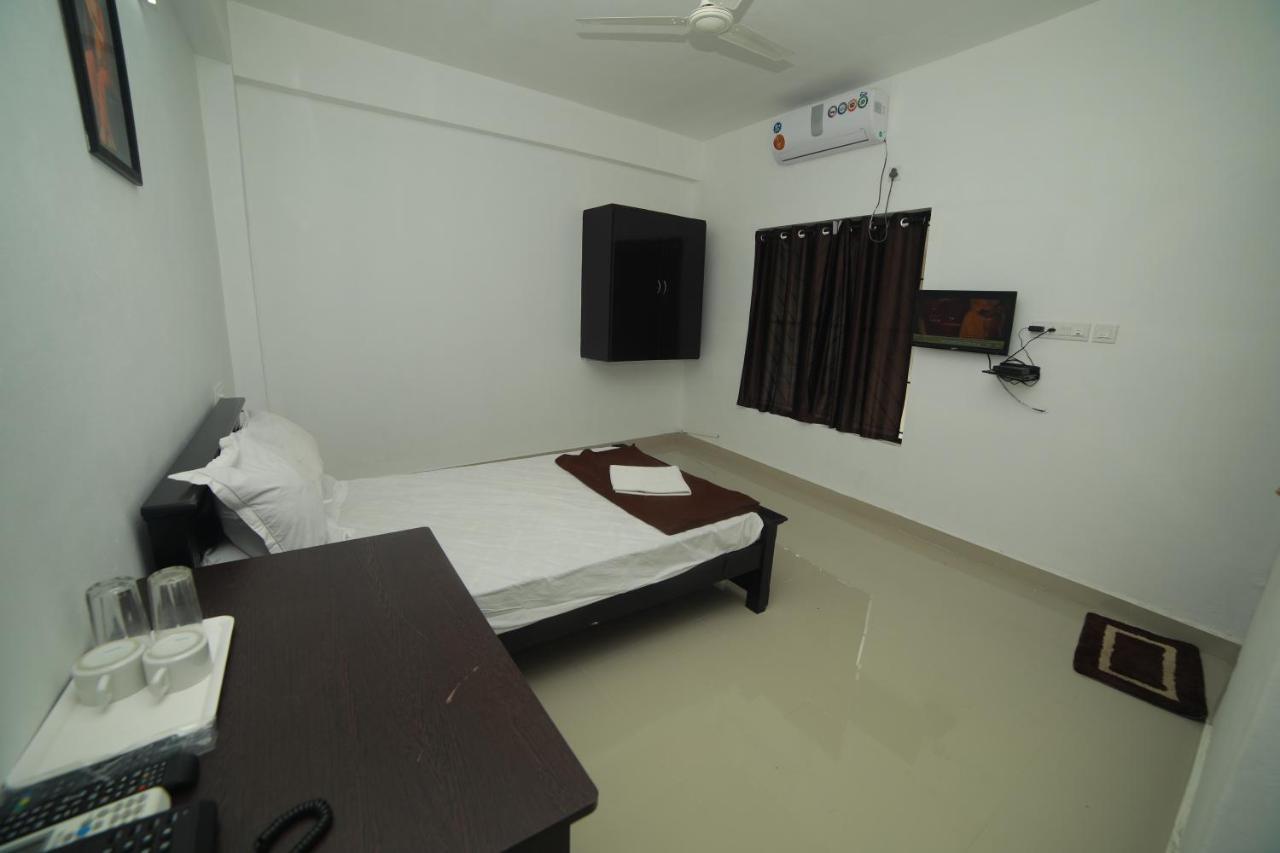 Meghna Residency Hotel Thiruvananthapuram Kültér fotó
