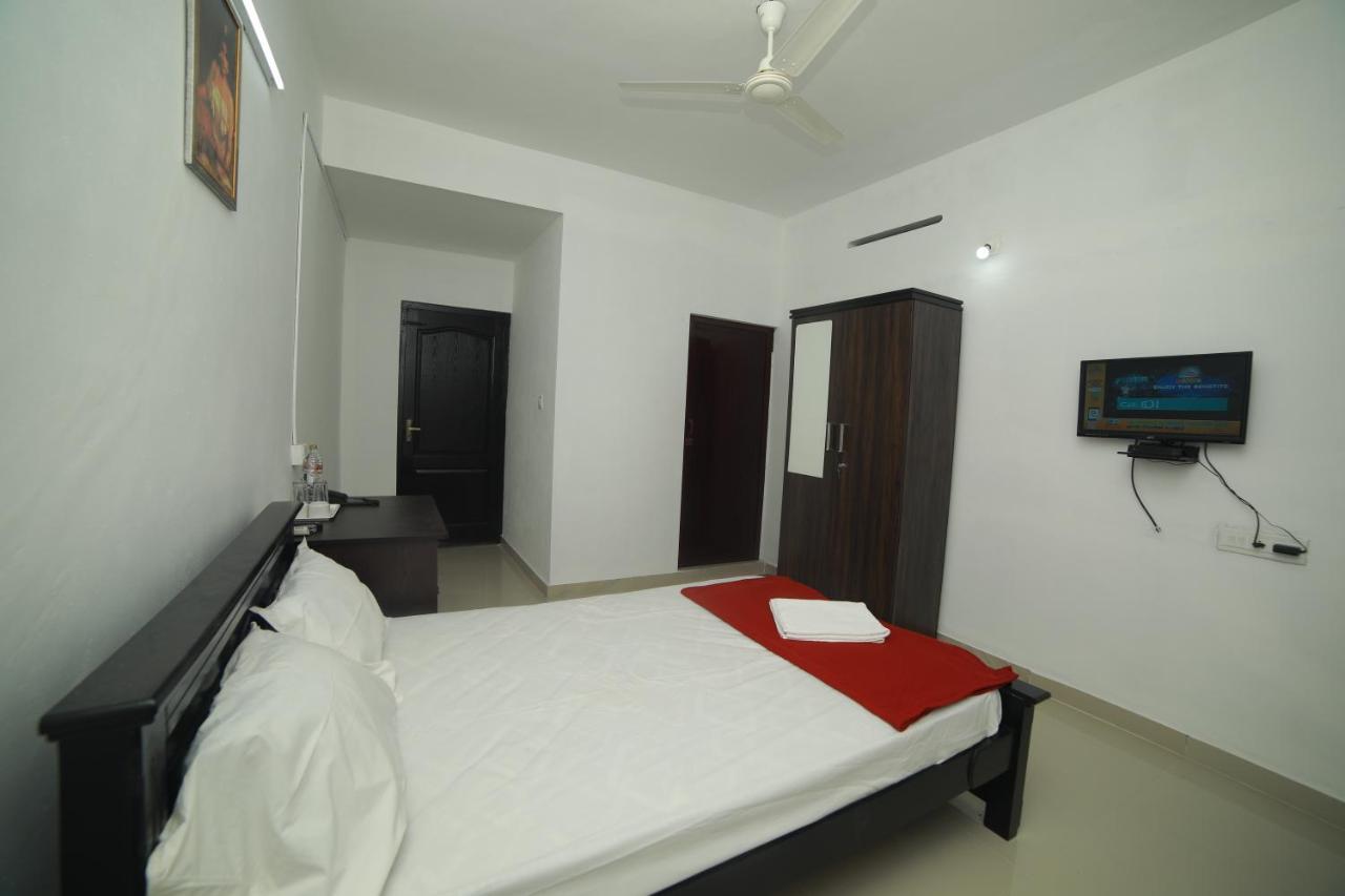 Meghna Residency Hotel Thiruvananthapuram Kültér fotó