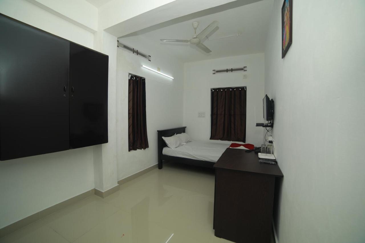 Meghna Residency Hotel Thiruvananthapuram Kültér fotó