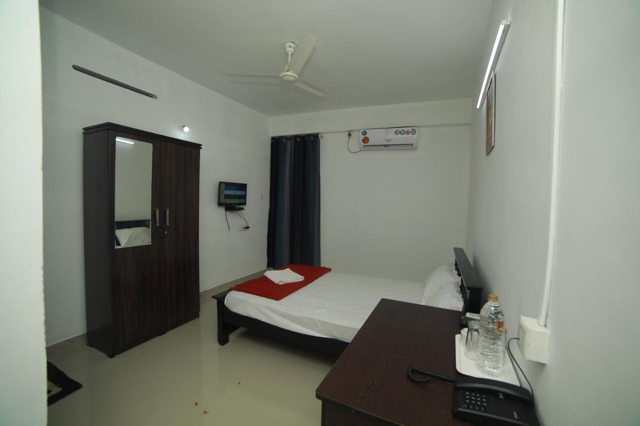 Meghna Residency Hotel Thiruvananthapuram Kültér fotó
