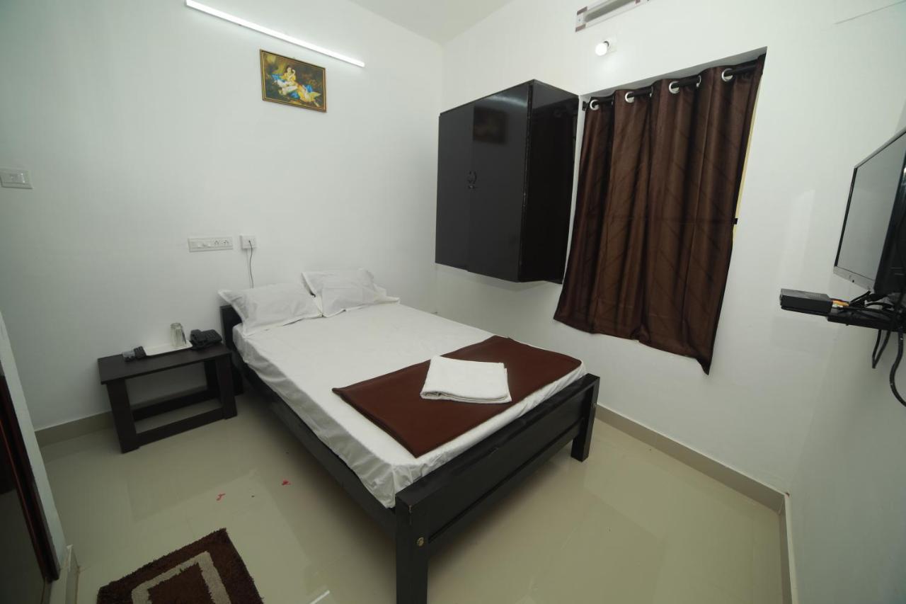 Meghna Residency Hotel Thiruvananthapuram Kültér fotó