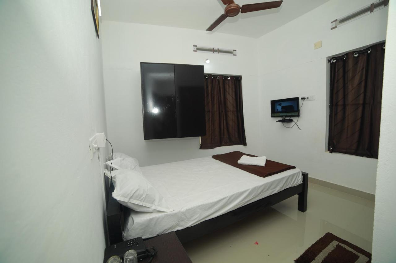 Meghna Residency Hotel Thiruvananthapuram Kültér fotó