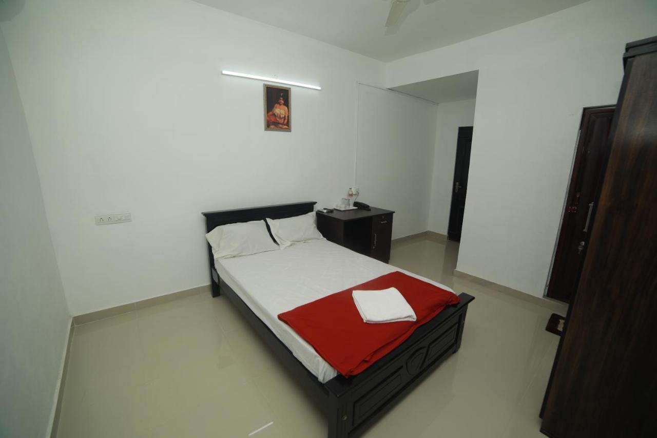 Meghna Residency Hotel Thiruvananthapuram Kültér fotó