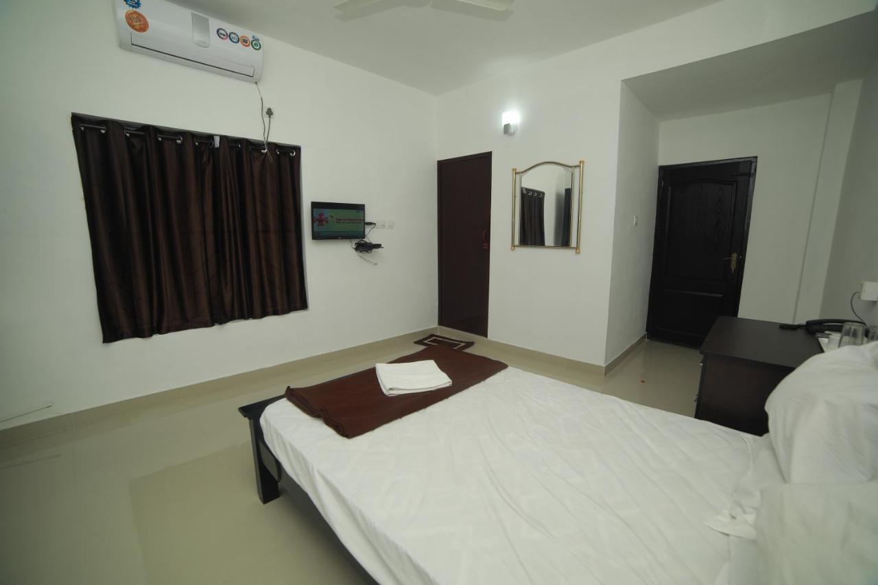 Meghna Residency Hotel Thiruvananthapuram Kültér fotó