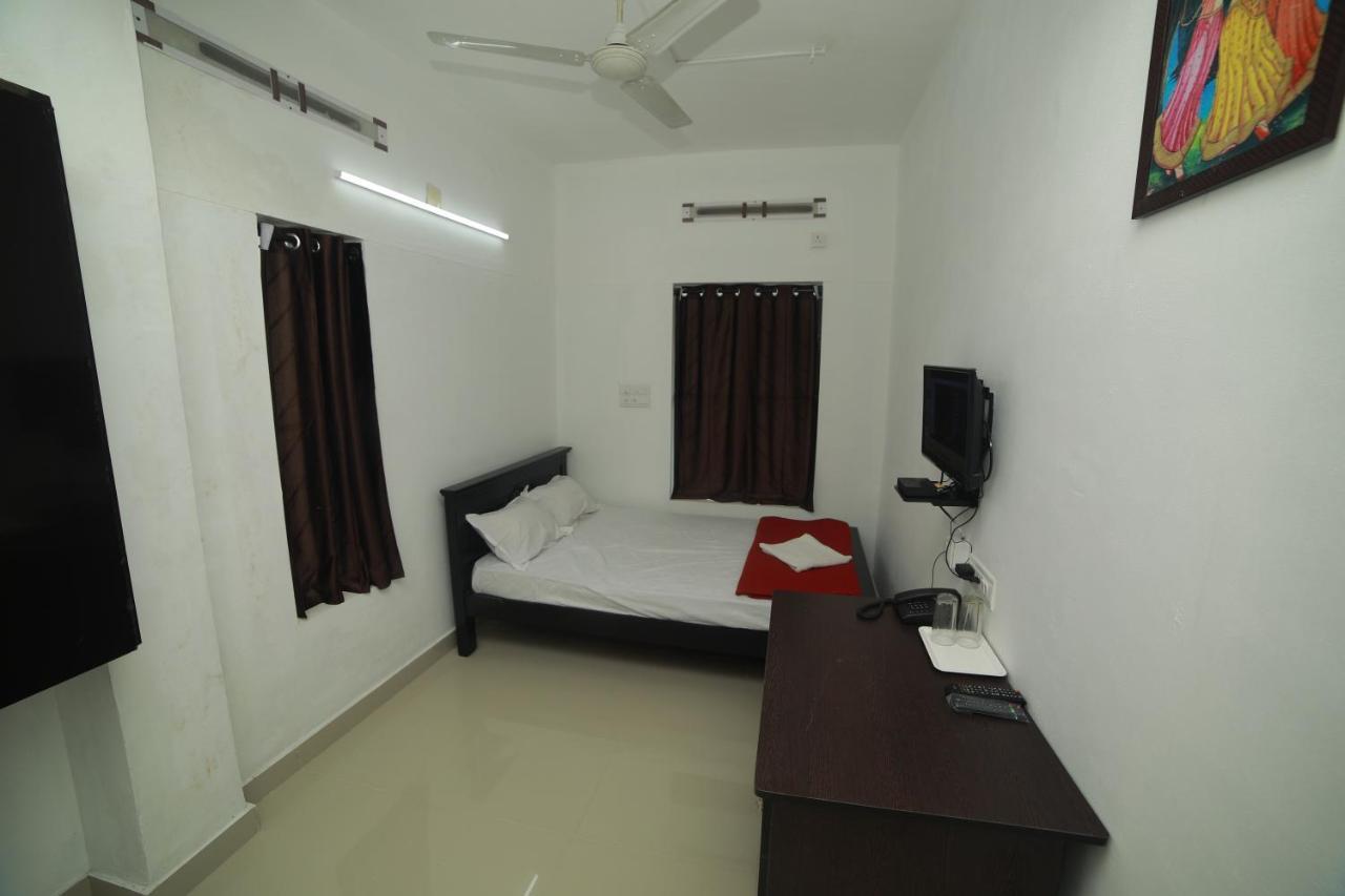 Meghna Residency Hotel Thiruvananthapuram Kültér fotó
