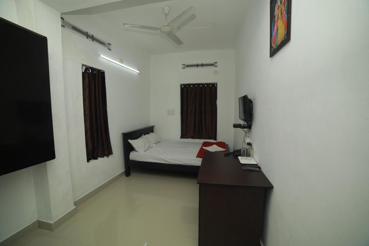 Meghna Residency Hotel Thiruvananthapuram Kültér fotó